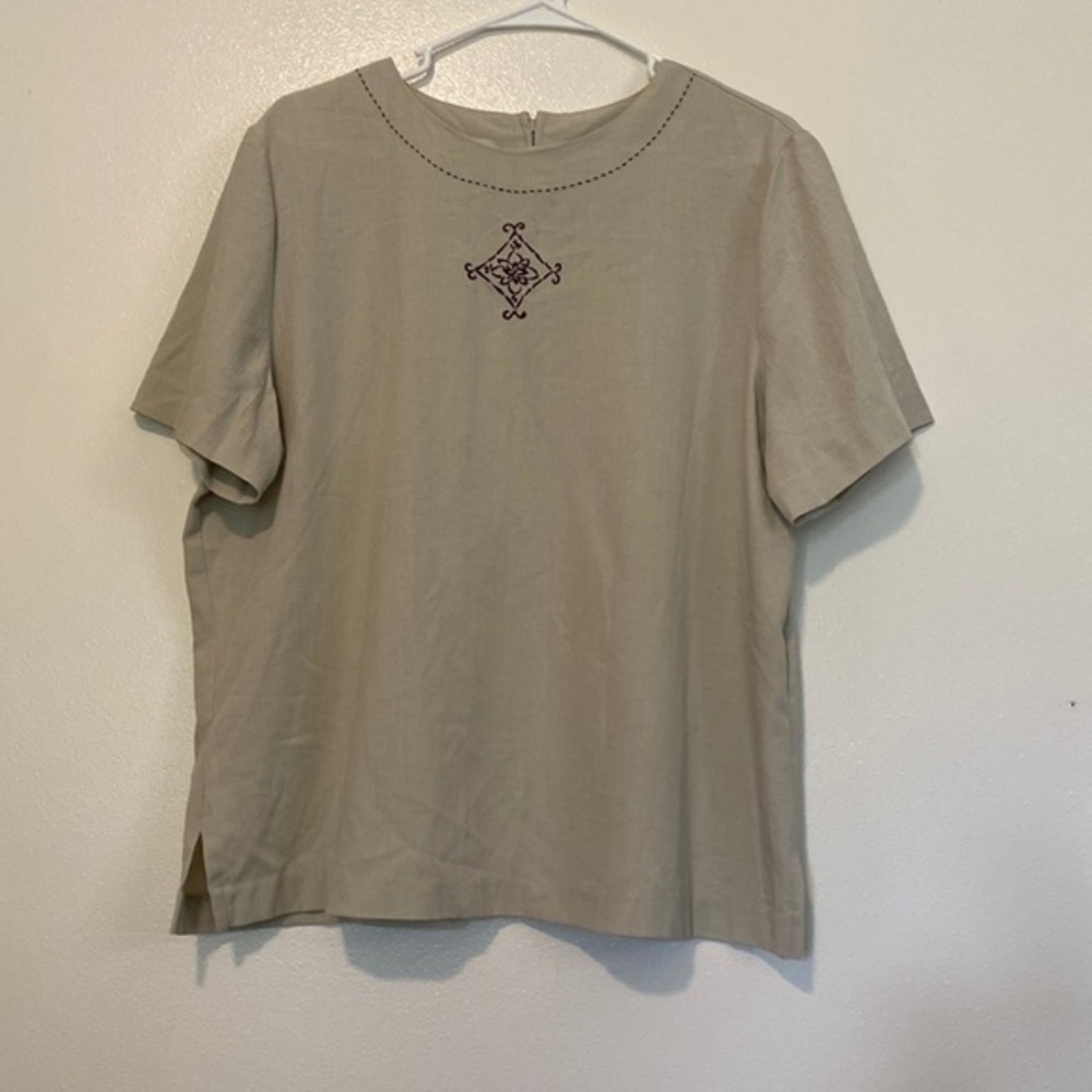 G.W.DIVISION of Graff vintage rayon linnen short sleeve embroidered shirt lg
